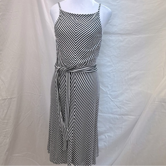 NWT Ann Taylor black and white striped dress with open back and wrap belt. - Picture 2 of 11